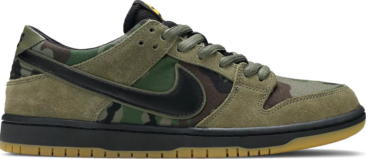 NIKE Men s SB Zoom Dunk Low Pro Skate Shoe