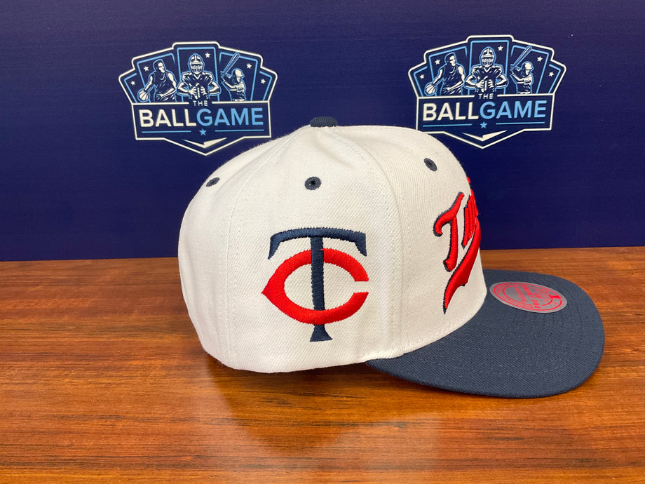 Mitchell & Ness Minnesota Twins White Coop Evergreen Snapback Hat