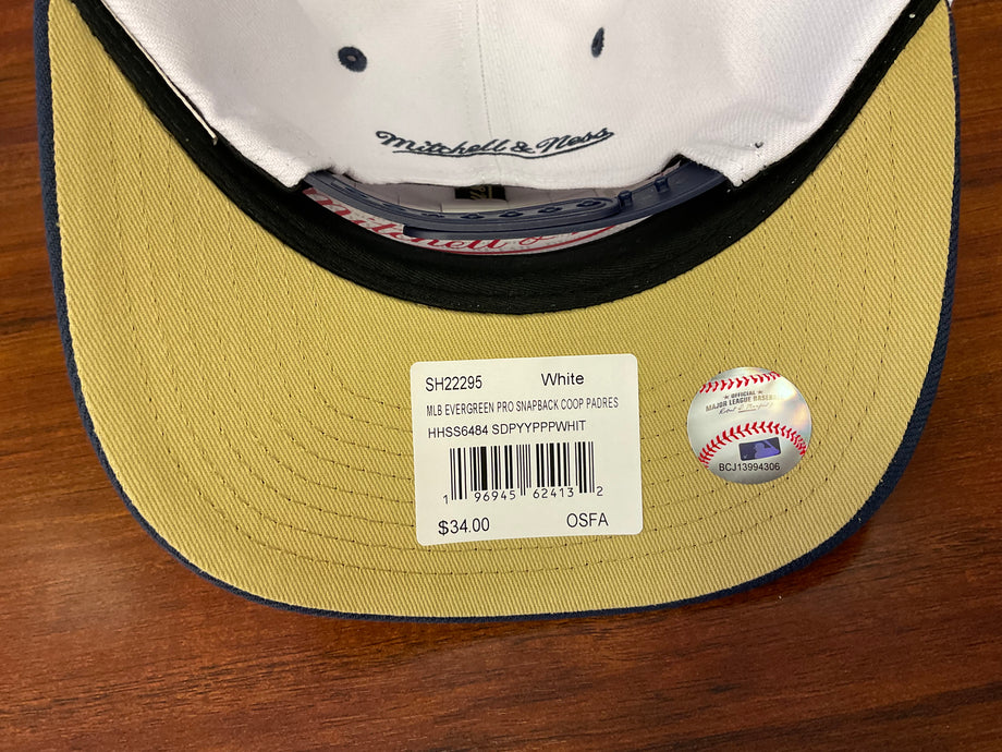 Mitchell & Ness Minnesota Twins White Coop Evergreen Snapback Hat