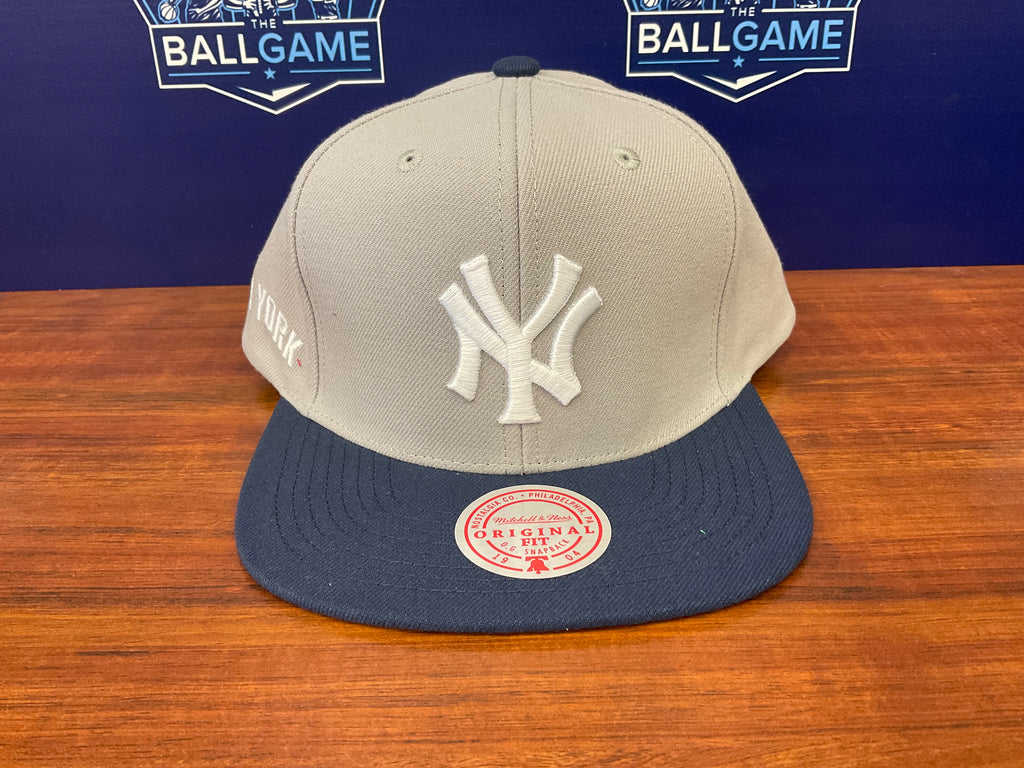 Mitchell & Ness New York Yankees Gray Coop Away Snapback Hat