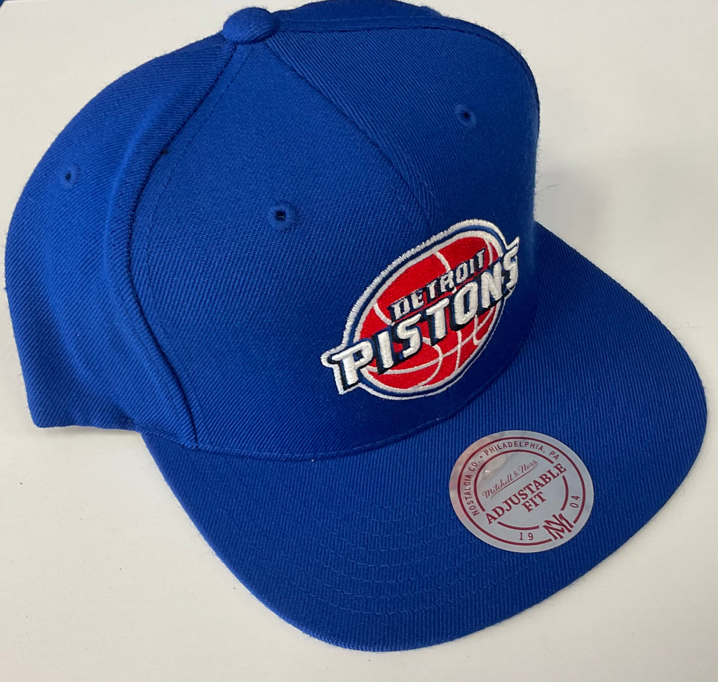 Detroit Pistons Solid Velour Logo Snapback - Mitchell & Ness cap